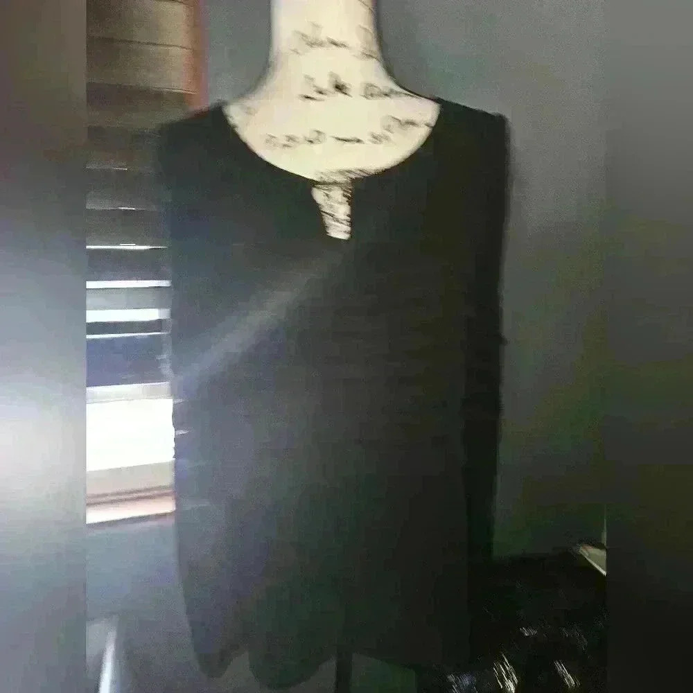 Avenue Womans Plus Size Black Sleeveless Yank Top Size 22/24